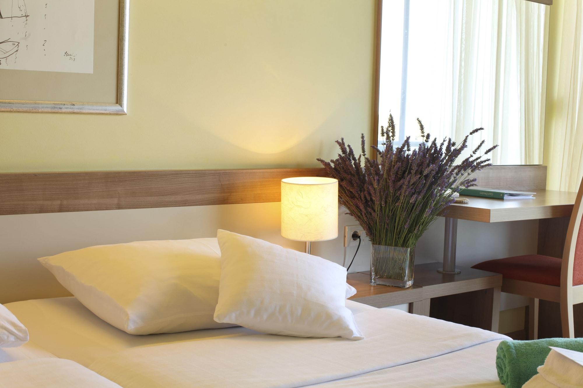 Hotel Aurora Мали-Лошинь Экстерьер фото
